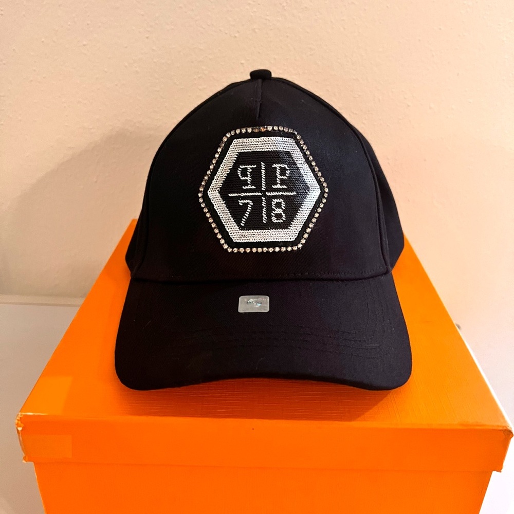 Black cap